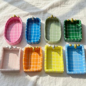 Tiny Tiled Bathtub Jewelry Dish, Handmade Polymer Clay Ring Holder, Mini Bath Trinket Bowl, Vanity Decor, UV Resin Finish, Gift for Her