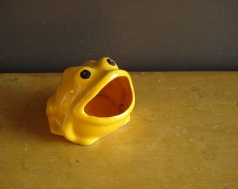 Wide Mouthed Frog, Vintage Sponge Holder - Bright Yellow Ceramic Frog for Kitchen Sink - Portugal