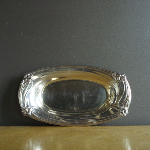 Gorgeous Vintage Silver Floral Daffodil Tray - Oval Silverplate Mini Platter or Mini Serving Tray Flowers - 1847 Rogers Bros 9919