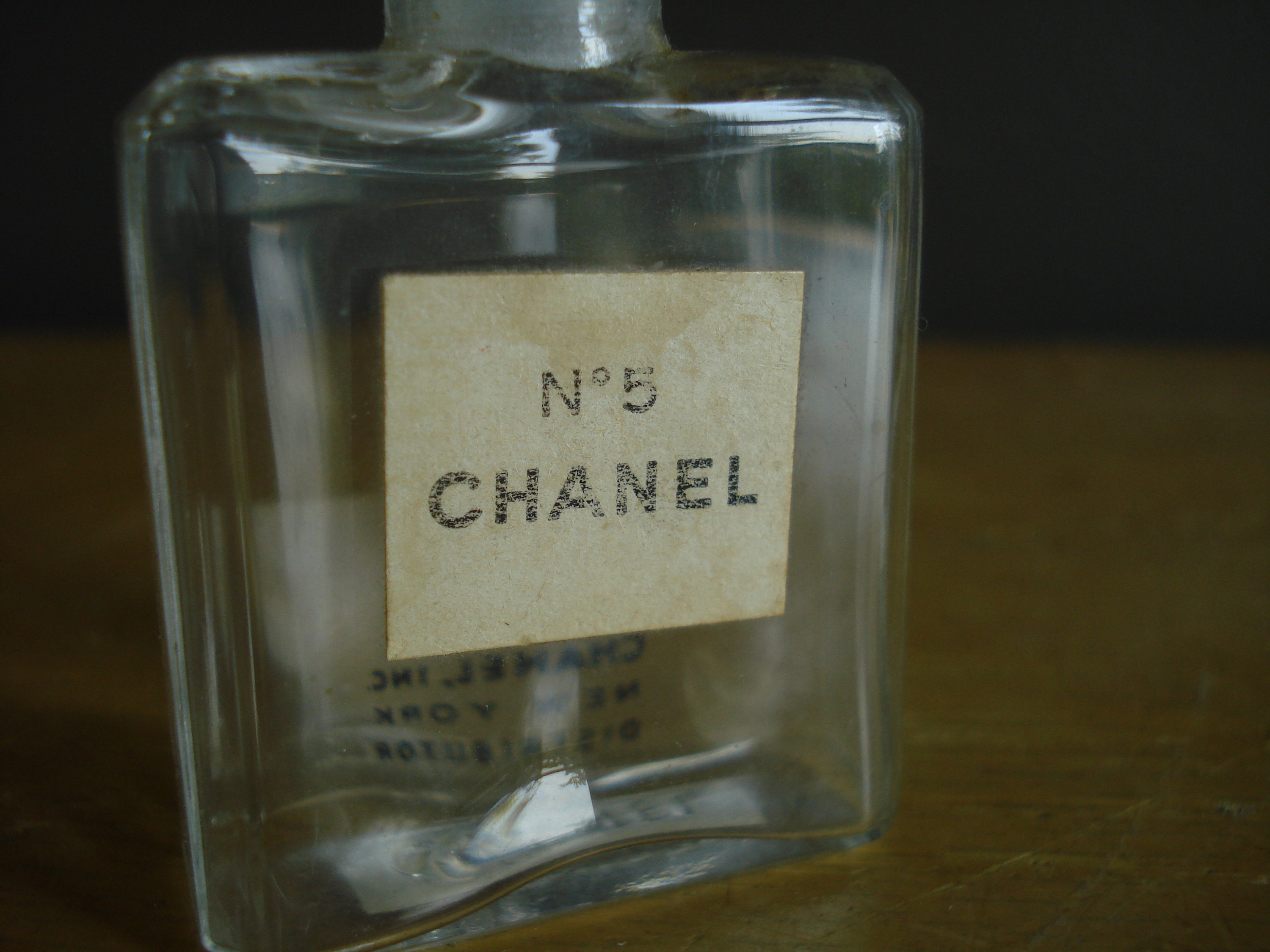 Vintage No. 5 Chanel Perfume Bottle Size 8 .5 Fluid Ounce 