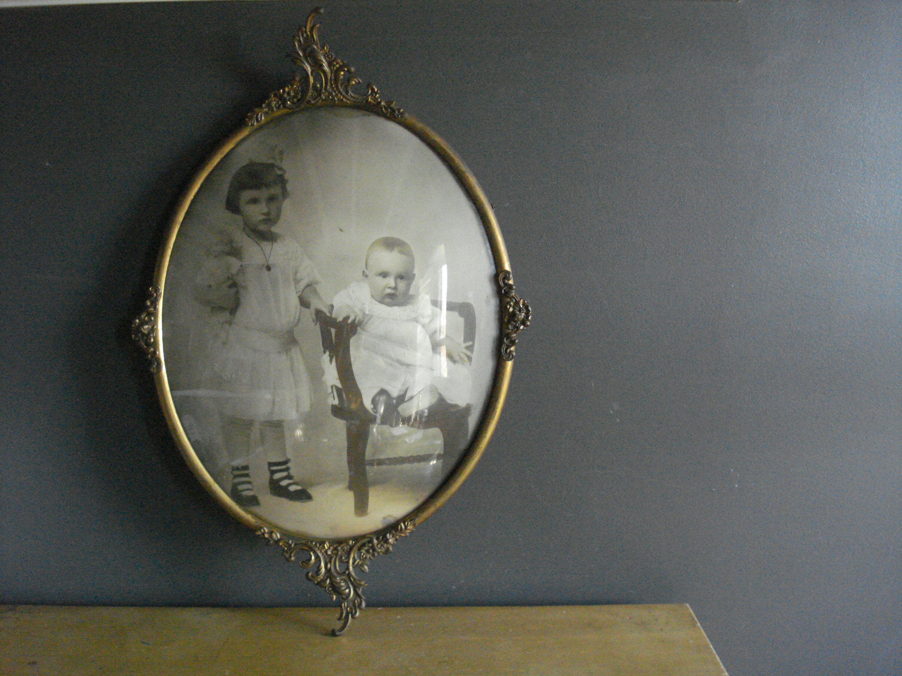 Antique Victorian Oval Frame with Curved Glass campestre.al.gov.br