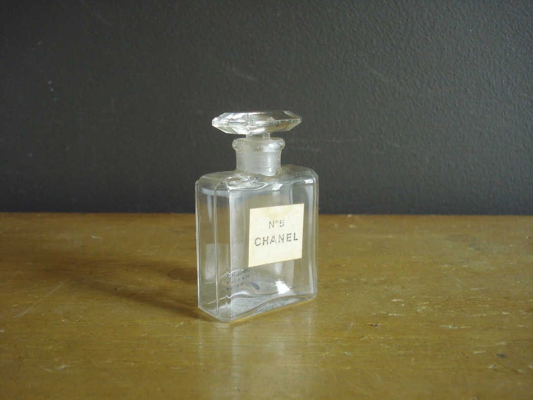 Vintage No. 5 Chanel Perfume Bottle Size 8 .5 Fluid Ounce 