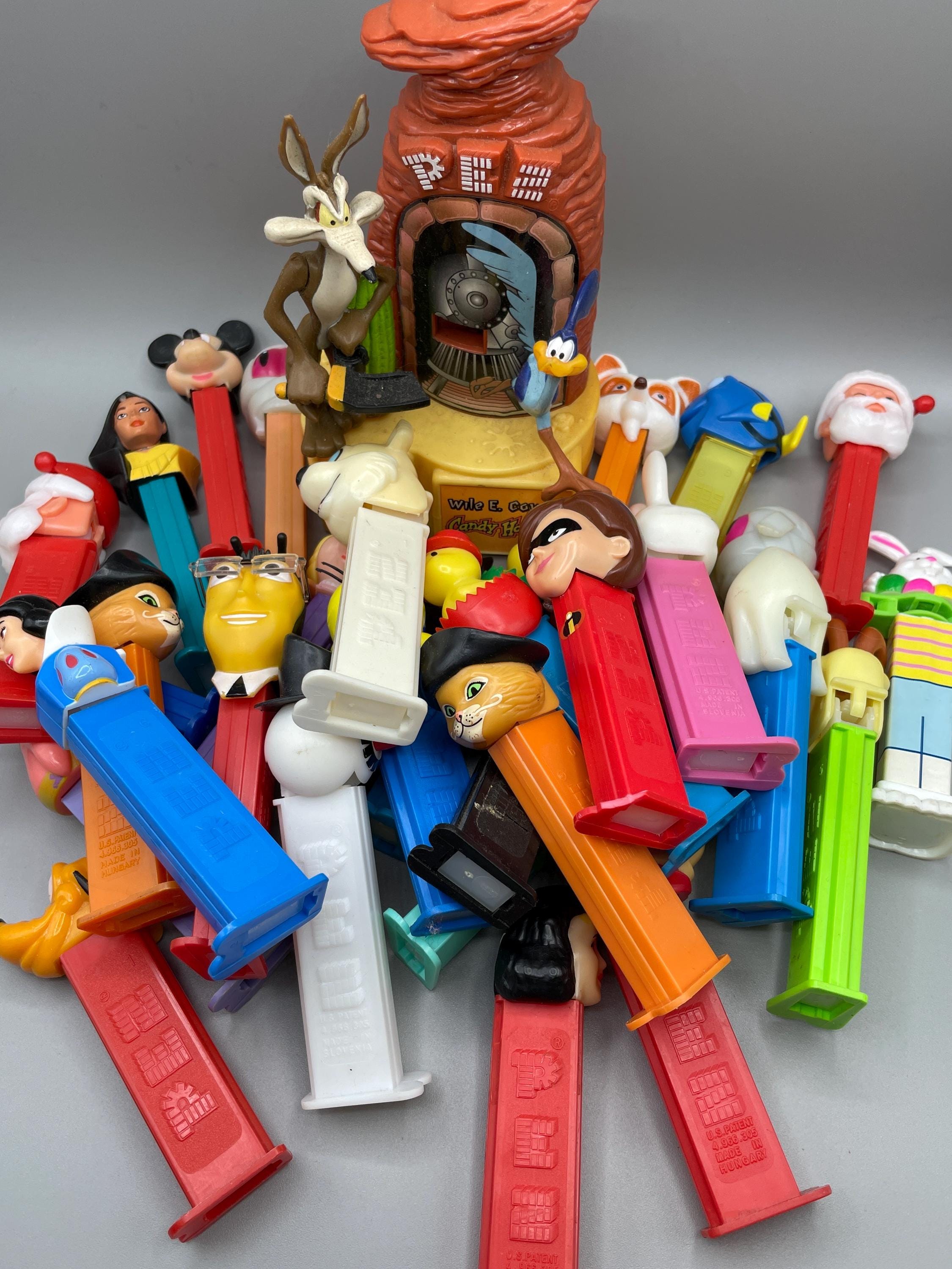 Wile E Coyote Pez - Etsy