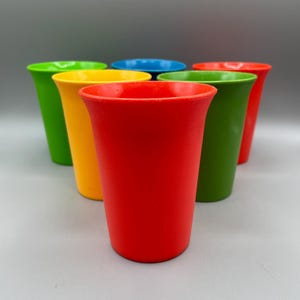 Vintage Tupperware collectible plastic tumblers set of 6 #109