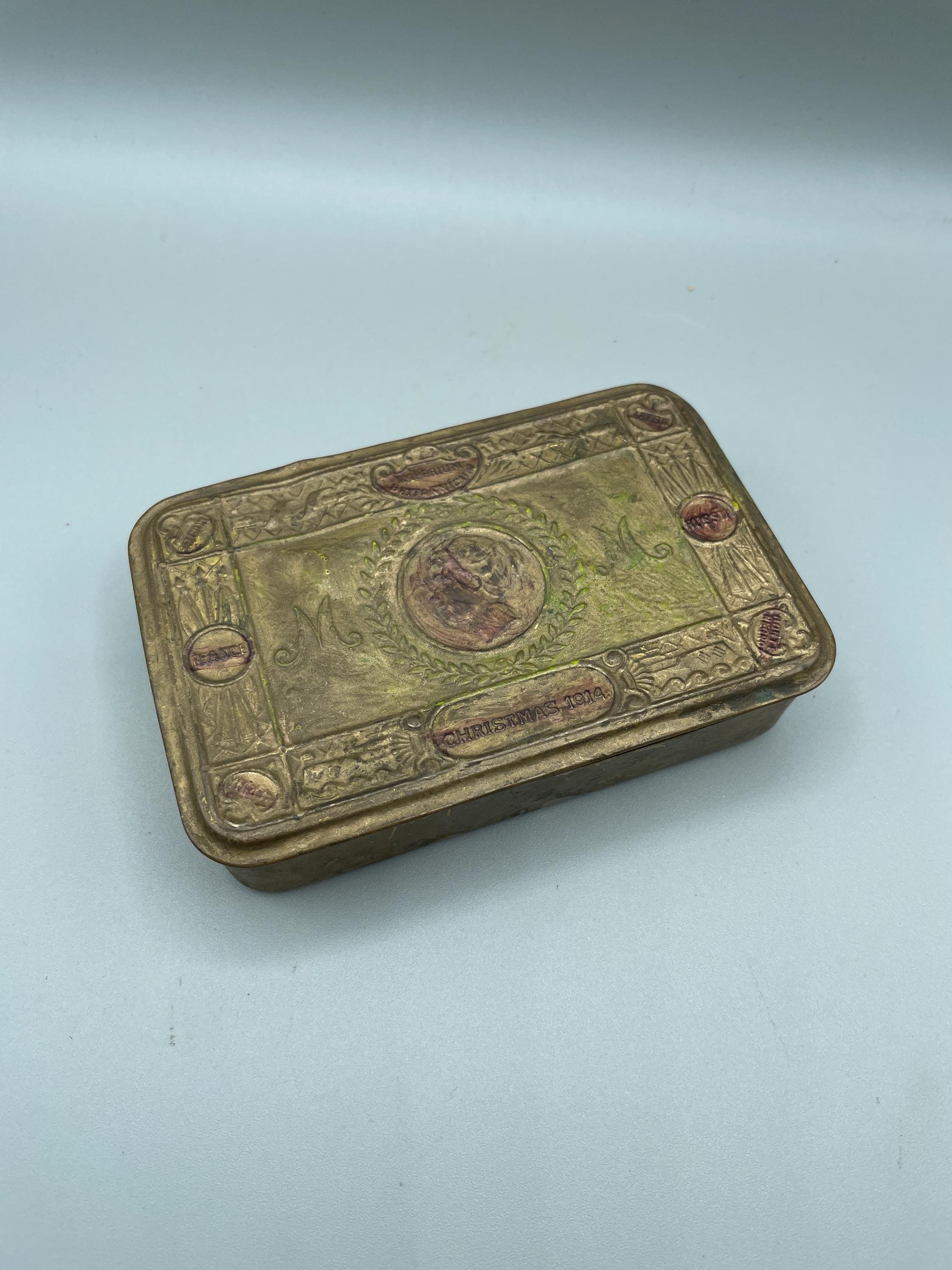 111年前！クリスマスギフト缶1914年メアリー王女が戦場の兵士に贈った真鍮の缶 1914 christmas tin - Etsy 日本