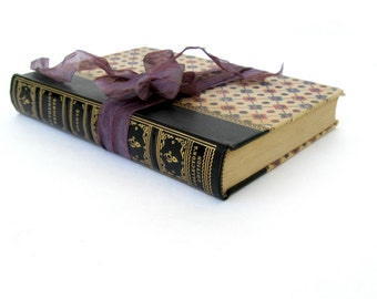 Vintage 'Wuthering Heights' Pocket Collector's Edition: Gothic Decor