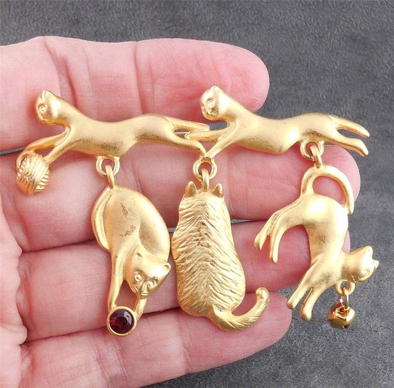 Vintage Signed Cat Pin Gold Dangles Bell FREE SHI… - image 1