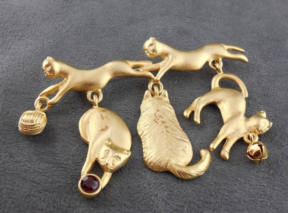 Vintage Signed Cat Pin Gold Dangles Bell FREE SHI… - image 2