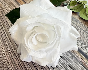 純白のバラ - 造花 - シルクフラワー - 茎付きまたは茎なしを選択可能