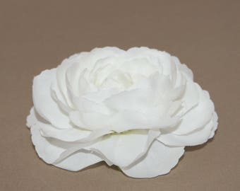 Large Soft White Ranunculus