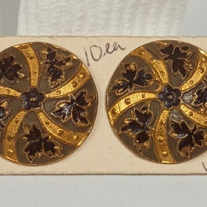 Vintage antique buttons in &quot;Victorian style&quot; with a pattern, beautiful