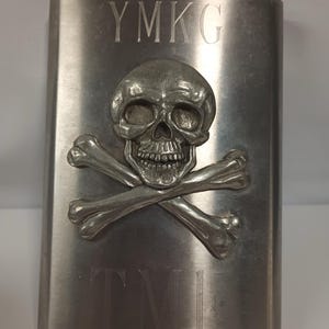 Stainless Steel 8 oz Flask, SKULL & CROSSBONES Design And engraving