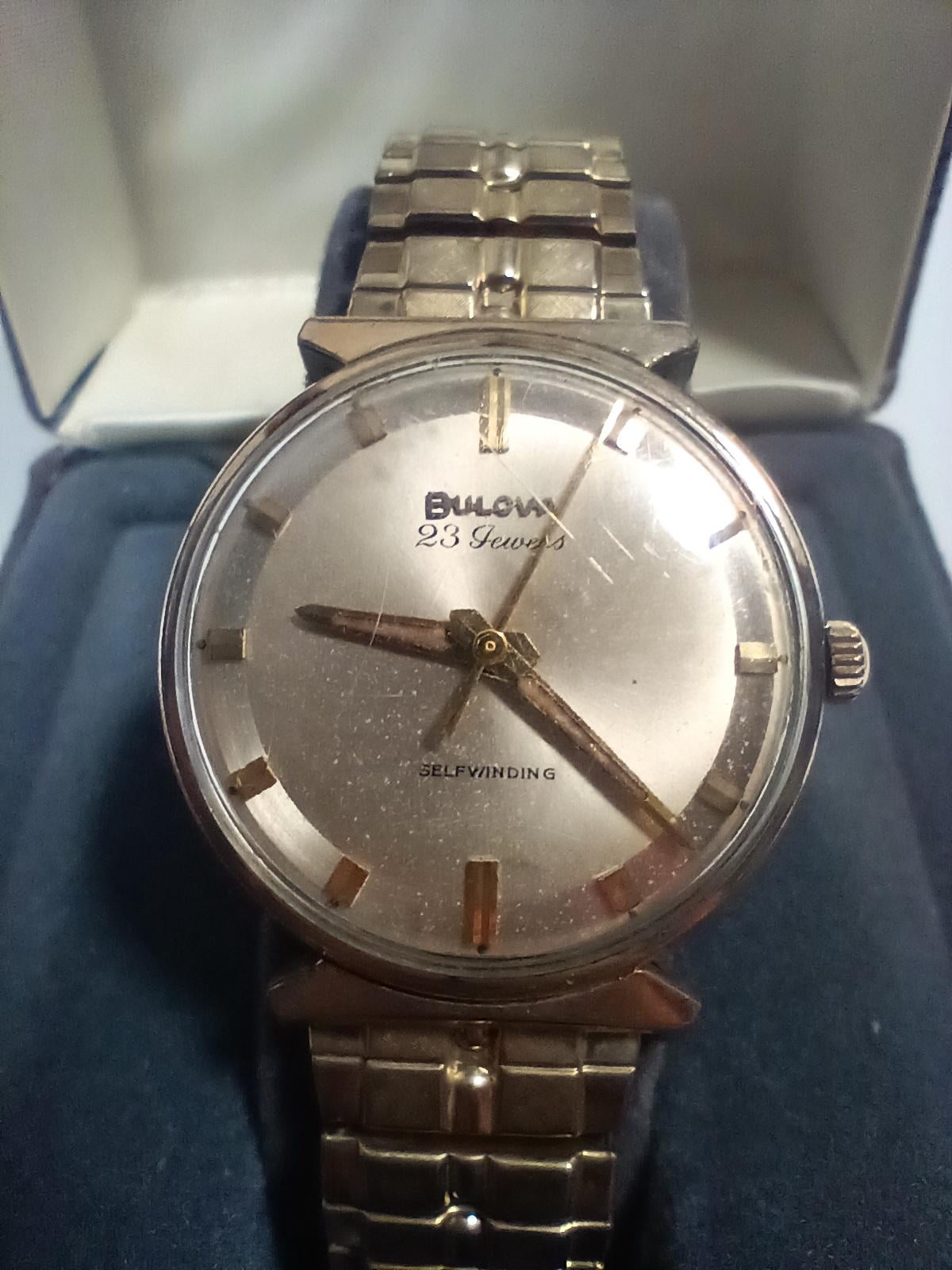 ビンテージBulova 23 automatic gold bezel ビンテージBulova 23 automatic gold bezel