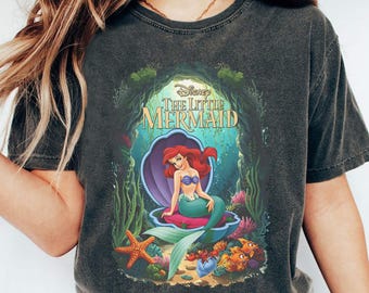 Maglietta vintage della Sirenetta, maglietta della principessa Ariel con stampa ad acquerello, vacanza in famiglia a Disneyland, abbigliamento per viaggio a Disney, festa estiva a tema sottomarino