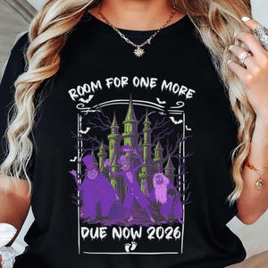 Anuncio de embarazo de la Mansión Embrujada, Camiseta para revelar la llegada de un bebé más, Viaje de Halloween a Disneyland, Camiseta de maternidad de fantasmas autoestopistas