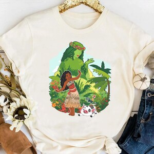 Camiseta de Moana y Te Fiti, Camiseta de Pua Heihei, Camiseta de vacaciones tropicales de Disney, Camiseta de viaje a Disneyland, Top de isla polinesia, Conjunto para Magic Kingdom imagen 2
