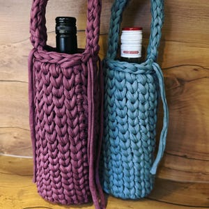 Handmade bottle bag made of textile yarn – sustainable wine packaging, wool gift packaging, crochet bag for wine bottles