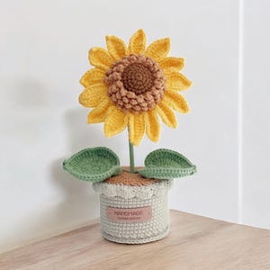 Handmade Crochet Sunflower in Pot/ Knitted Amigurumi Flower Arrangement, Housewarming Gift,Unique Home and Desk Decor