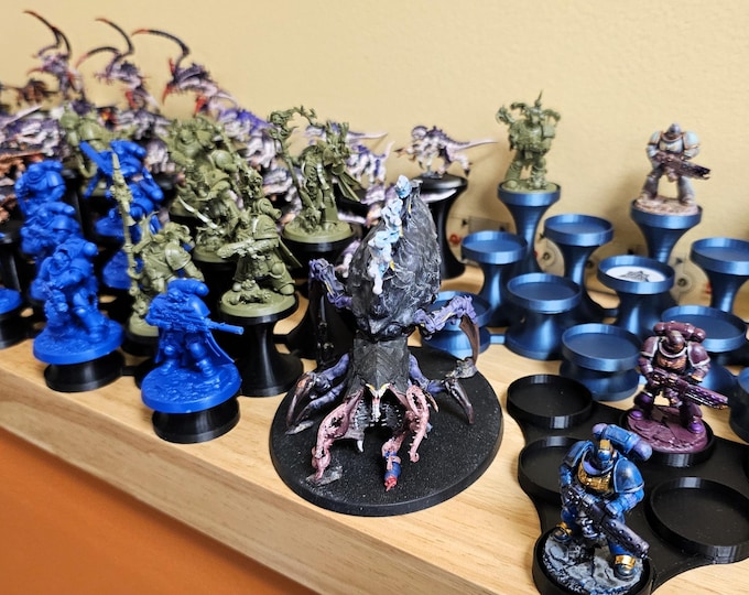 3D Printed Tiered Miniature Display Stand: 32mm Bases, 15-Figure Capacity