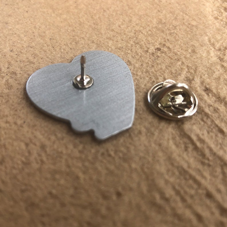 Silence of the Lambs Pin w Epoxy Dome Art Horror Movie Collectibles Buffalo Bill Pin Anti Valentine/'s Day Gifts