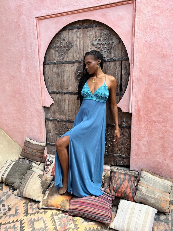 exotic bridesmaid dresses We're forever in love with the art of mismatched bridesmaid dresses, especially when they bloom with floral, exotic charm. A palette that feels both effortless and editorial! Save this post for summer