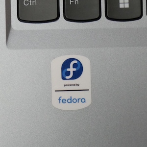 Adesivi per case PC Linux: scegline uno! Fedora