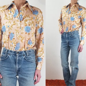 Vintage 70s Floral Nylon Blouse /Disco Shirt Tan Button Up Top Women&#39;s Retro Long Sleeve 1970s Pointy Collar Grandma Chic Flowers Small S M