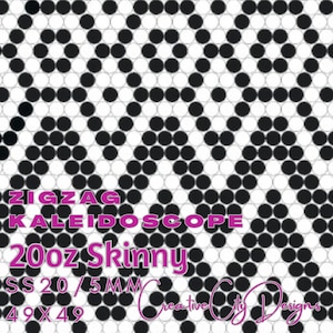 Puede incluir: Diseño de abalorios en zigzag en blanco y negro con el texto "Zigzag Kaleidoscope 200z Skinny SS 20/5MM 49x49 Creative City Designs".