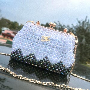 bellas carteras de cuentas acrilicas