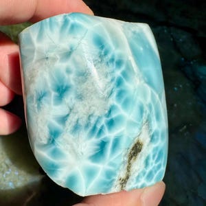 Larimar Polierter Stein aus der Dominikanischen Republik | High Grade Larimar Kristall