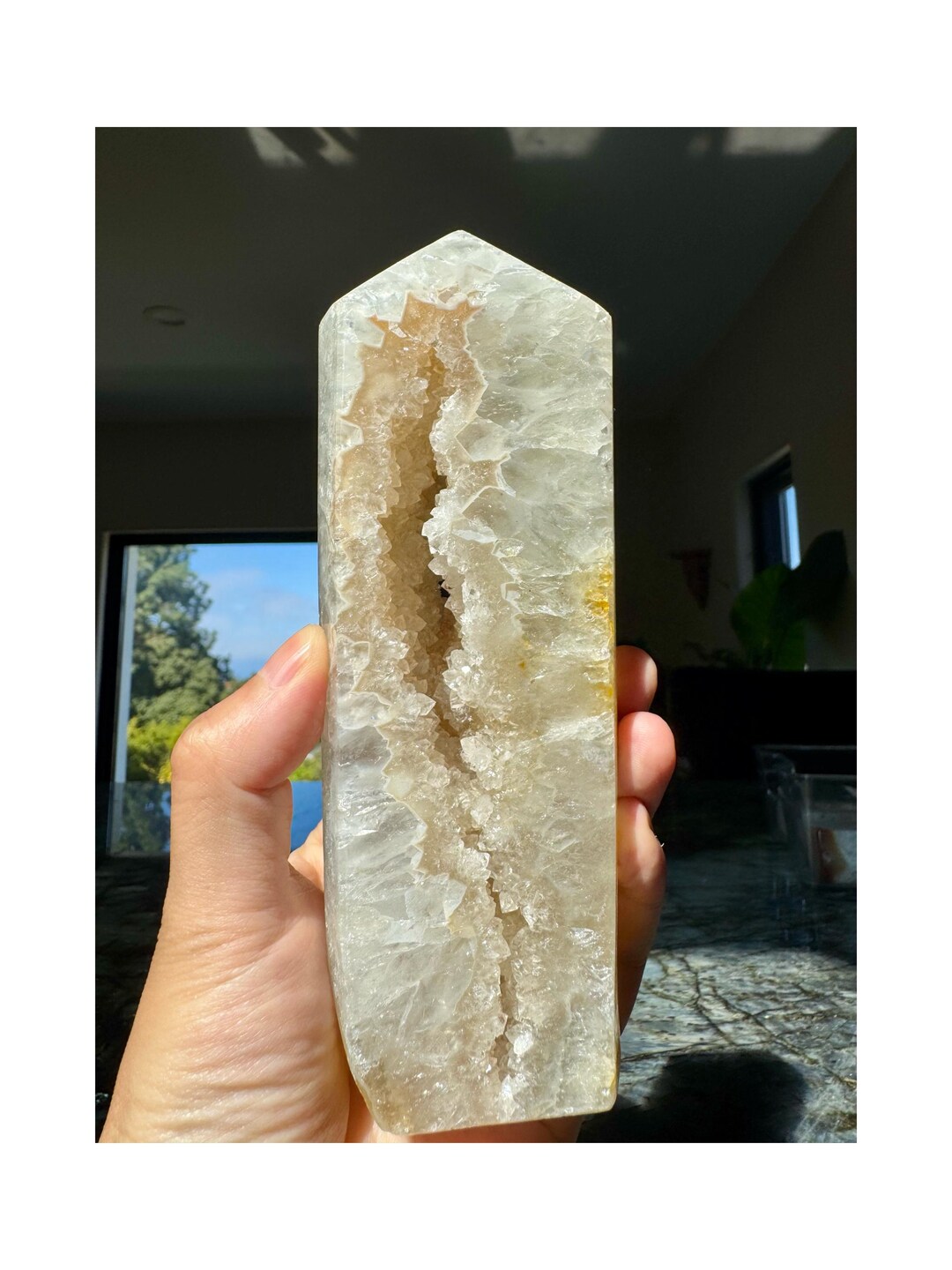 ドゥルージークォーツアゲートタワー：ライトピンクの縞模様（6.3