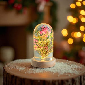 Handmade Baby&#39;s Breath Resin Lamp: Cylindrical Floral Night Light
