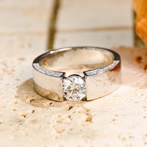 Solid Gold 6.5mm Width Round Moissanite Wedding Band for Men, Classic Men&#39;s Band, Anniversary Gift/ Birthday Gift for Husband, Bridal Ring