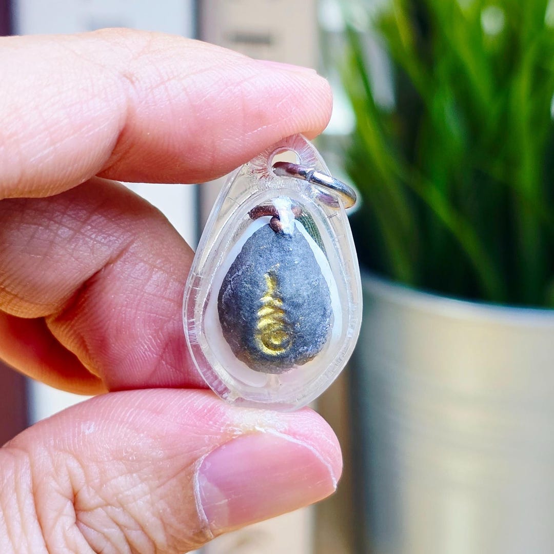 Shell Amulet Takrud Shell Amulet LP Tad | Thai Protection & Wealth Talisman With ...