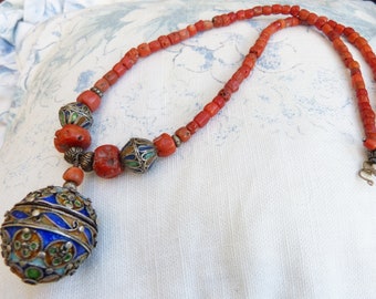 Antique Moroccan Silver Enamel Perfume Pendant, TAGUEMOUT Egg, Natural Coral  Necklace, Berber Jewelry