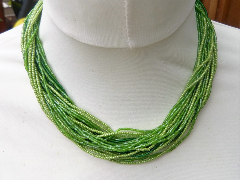 Vintage 1980s multistrand green glass seed bead necklace India 30 strands