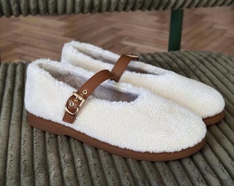 Zapatos Mary Jane de peluche cálidos y cómodos personalizados / Zapatos de mujer con puntera ancha / Bailarinas anatómicas estilo minimalista / Zapatillas de exterior estilo piel de oveja