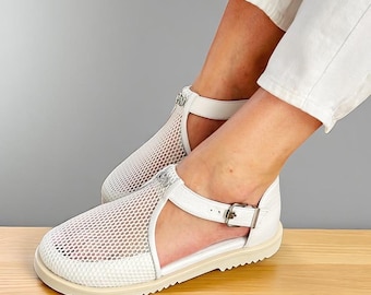 Sandalias blancas de cuero y malla para mujer / zapatos de punta ancha para mujer / sandalias Mary Jane de verano con tira en T / hechas a mano, anatómicas y personalizadas en cualquier color