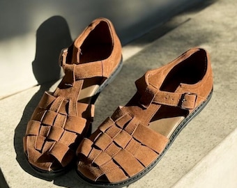 Sandalias de pescador de ante color coñac / Zapatos de mujer con puntera ancha / Sandalias de piel suave estilo minimalista / Zapatos personalizados hechos a mano en cualquier color