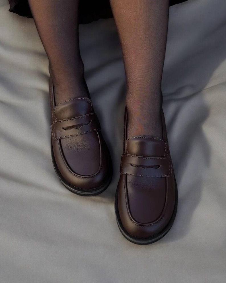 Bruna penny loafers klassiska dam | mjuk komfort i läder | handgjorda anatomiska platta skor | specialdesignade skor Brown leather