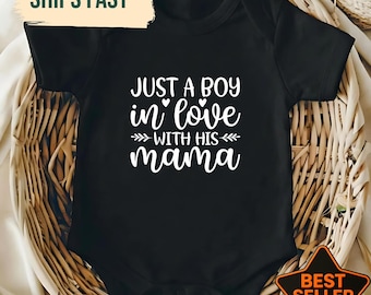 Simpatico body per neonato con la scritta "Solo un bambino innamorato della sua mamma", completo per neonato per il rientro a casa, regalo per baby shower, regalo per la neomamma