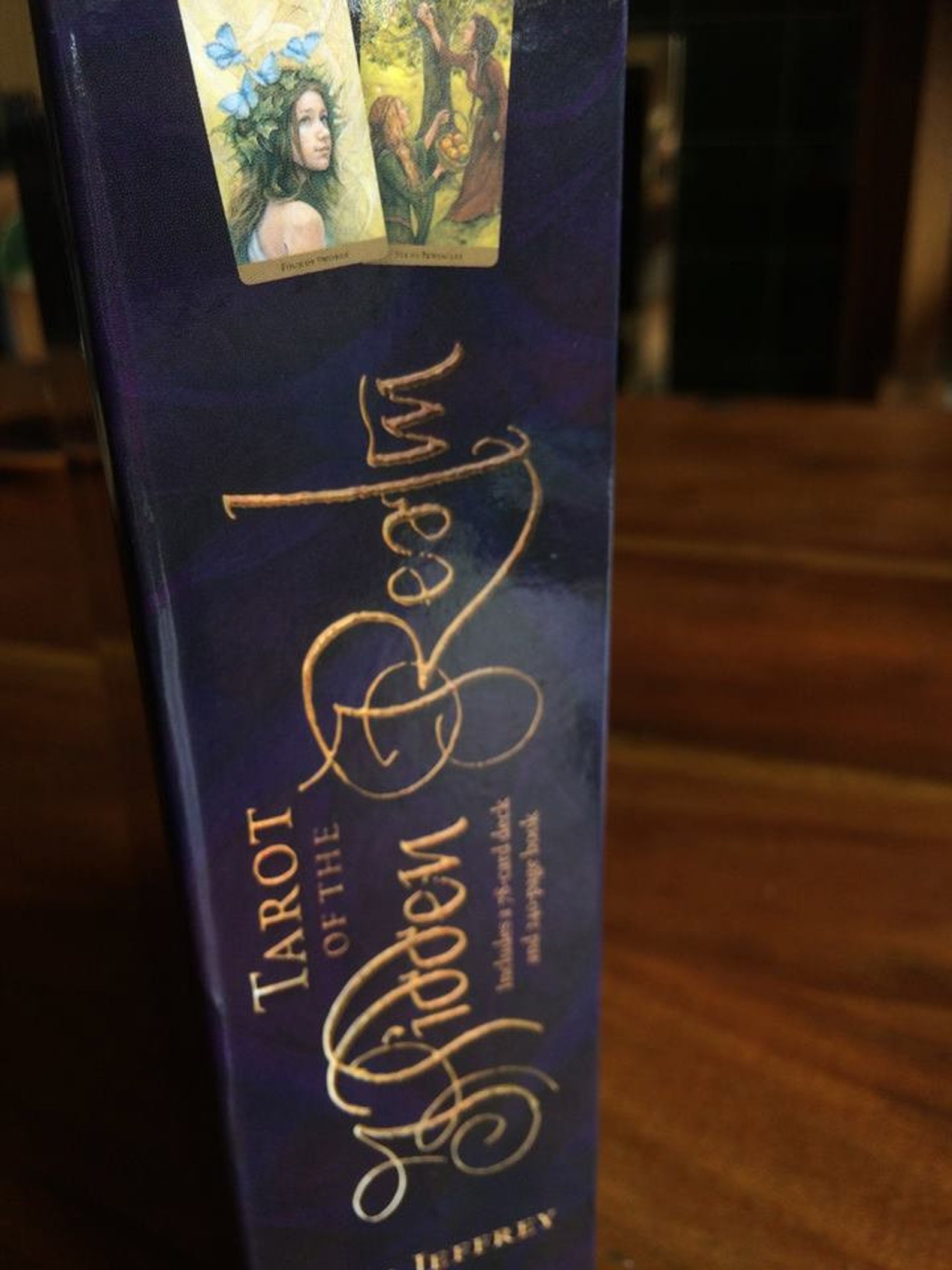 Tarot Of The Hidden Realm, De Julia Jeffrey., Vol. 1. Editorial