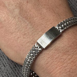 Gepersonaliseerde herenarmband, aangepaste gegraveerde naamarmband voor hem, cadeau voor papa, kerstcadeau, cadeau voor echtgenoot, kettingarmband
