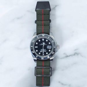 Cinturini elastici per orologi della Marine Nationale francese – PVD verde rosso 20 mm e 22 mm