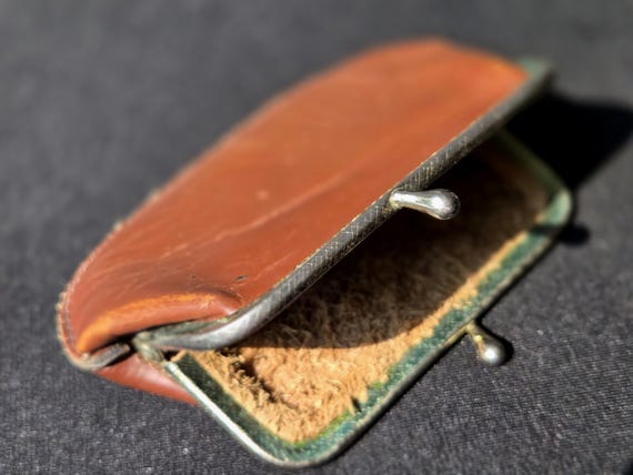 1930s Leather Coin Purse, Art Deco Era Change Wal… - image 3