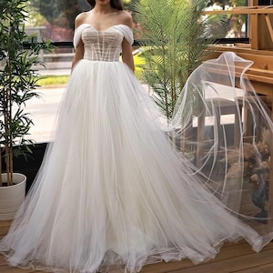 A-line Minimalist pleated sparkling tulle corset wedding dress, Modern A-line Bridal Ball Gown,off shoulder classic Princess Wedding Gown