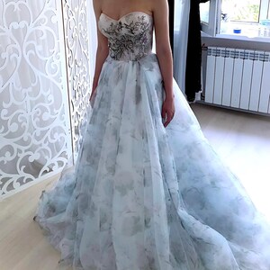Princess flowers corset organza silk wedding dress,Floral Bridal Ball Gown,a-line off shoulder fairytale wedding dress with puff skirt
