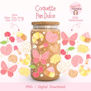 Puede incluir: Una descarga digital de un diseño de envoltura de lata de vidrio de 16 oz con una mariposa rosa y amarilla, cerezas y varios pasteles pan dulce. El diseño se titula "Coquette Pan Dulce" y está 100% dibujado a mano.