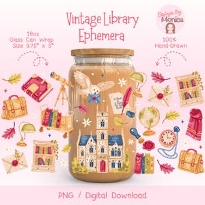 Puede incluir: Una envoltura de lata de vidrio de 473 ml con ilustraciones de Vintage Library Ephemera que incluyen una biblioteca, un búho, libros, un globo terráqueo, un telescopio y sobres. Texto: Vintage Library Ephemera, Design By Monica, 100% Hand-Drawn, PNG Digital Download. Tamaño: 24,77 cm por 12,7 cm.