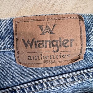 Vintage 90s Wrangler Authentics Men's 30x38 Washed Straight Denim Jeans Preowned image 6